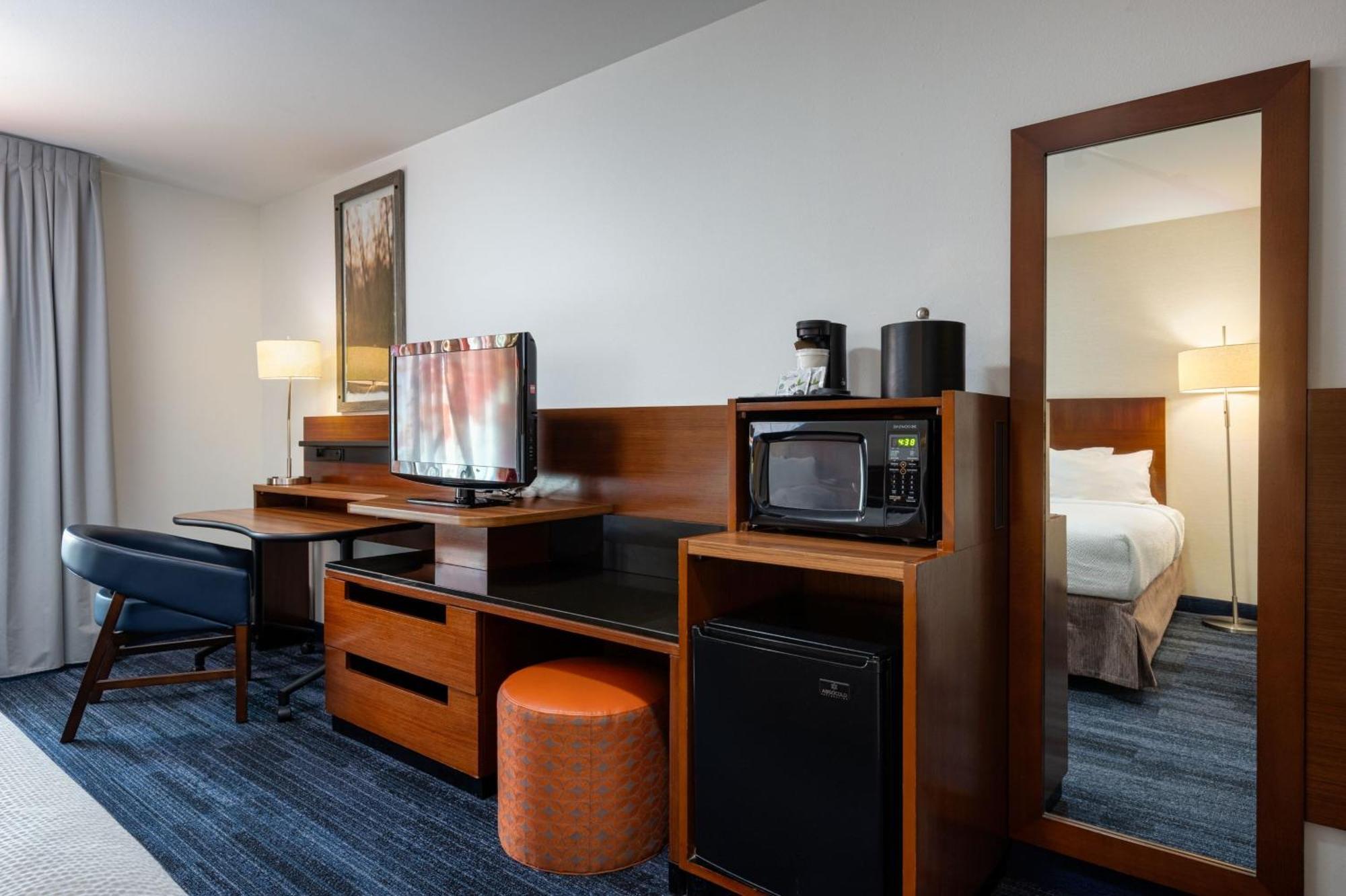 Fairfield & By Marriott