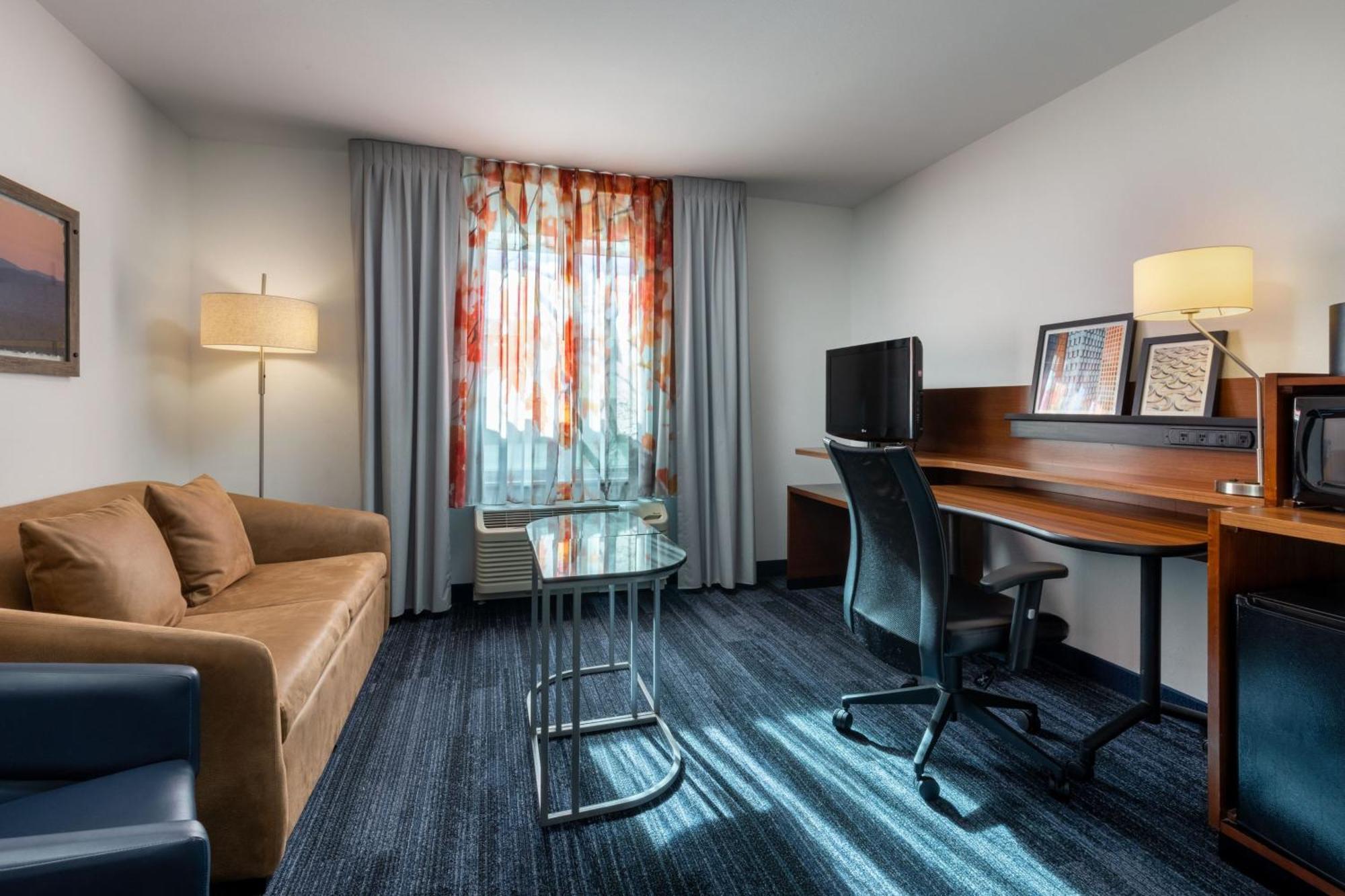 Hotel Fairfield & By Marriott Smithfield