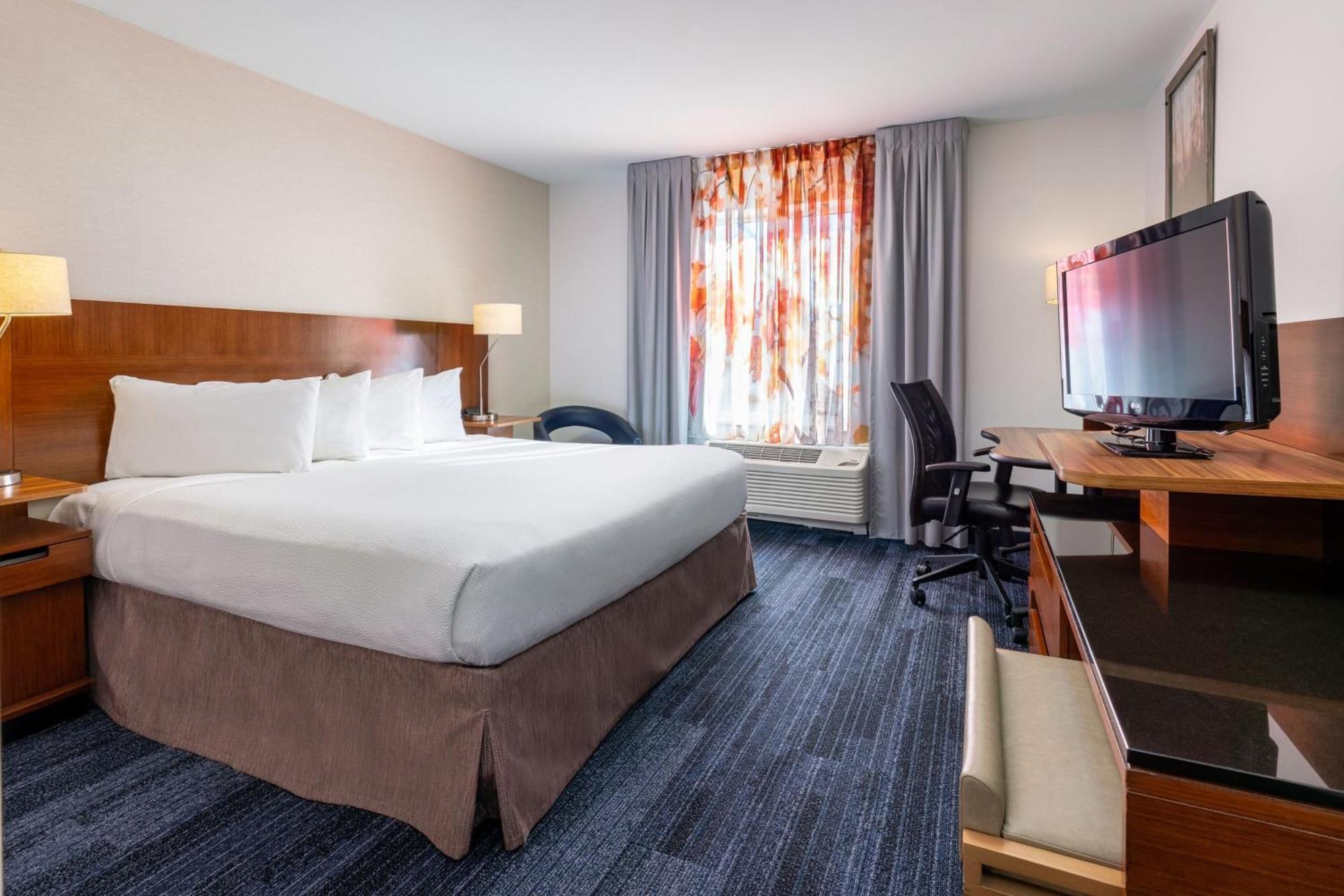 Hotel Fairfield & By Marriott 3*