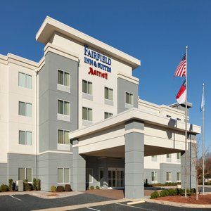 Fairfield & By Marriott Hotel 3*